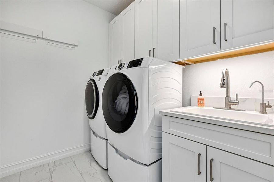 Close-up of interior finishes inside a home in SouthShore Yacht Club: Somerset Preserve, Ruskin (Image 22). Close-up of interior finishes inside a home in SouthShore Yacht Club: Somerset Preserve, Ruskin (Image 22).