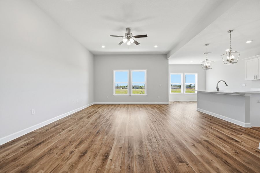 Spacious, unfurnished interior of a new home in McCarthy Estates, Defuniak Springs (Image 30).