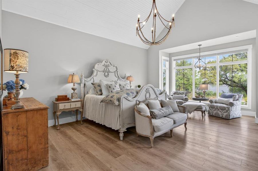 The primary suite is a true sanctuary. Painted in the softest Sea Salt color and with the killer views, you will want to pinch yourself each morning you wake up in this space. Grab a book and enjoy the sitting area.