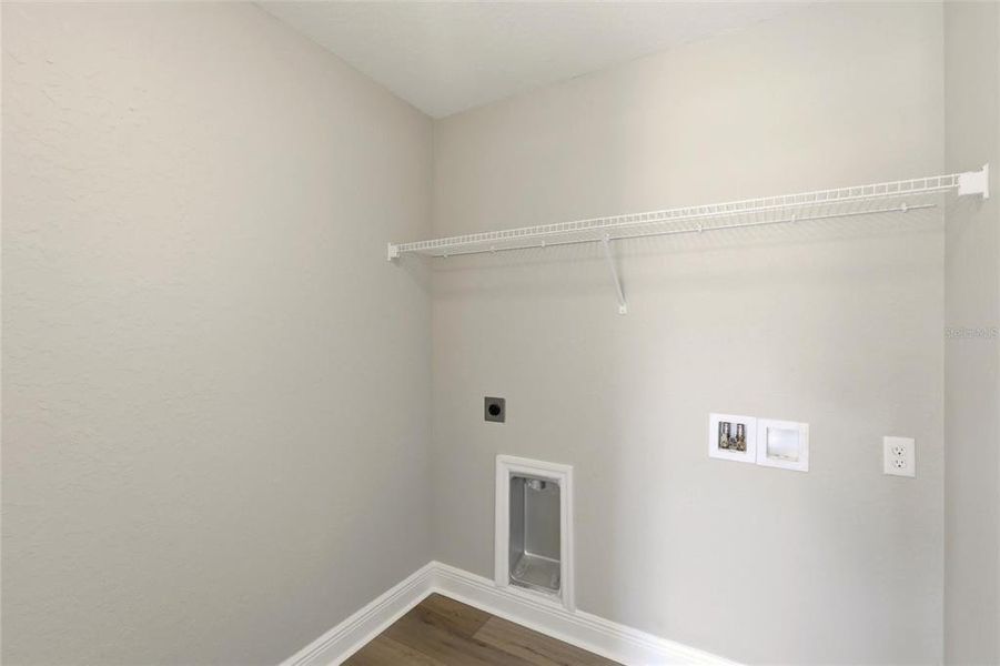 Spacious, unfurnished interior of a new home in , Sebring (Image 39).