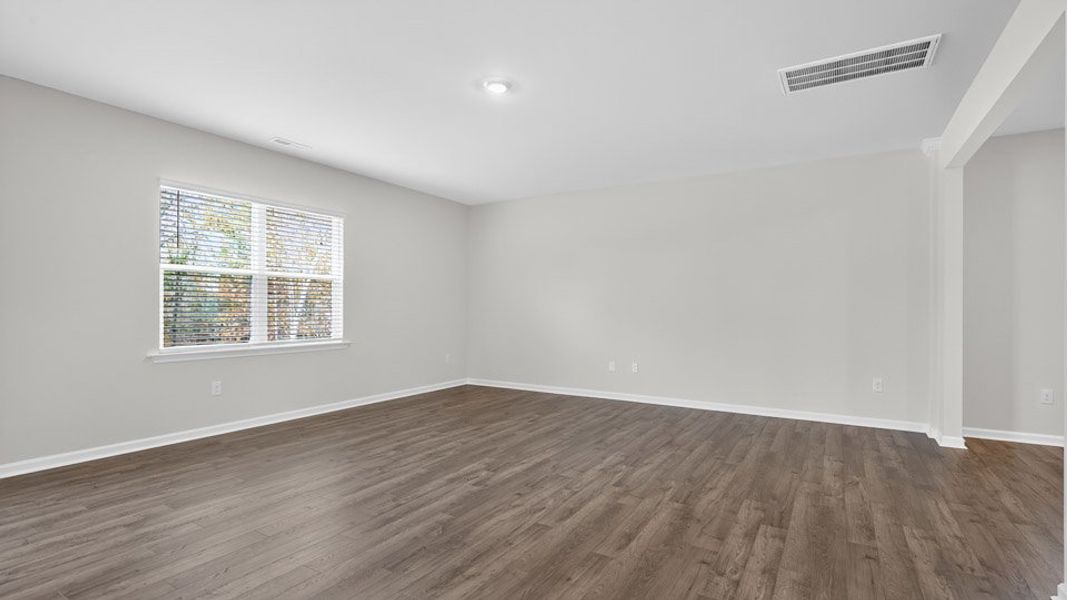 Spacious, unfurnished interior of a new home in Mason Ridge, Spring Lake (Image 25).