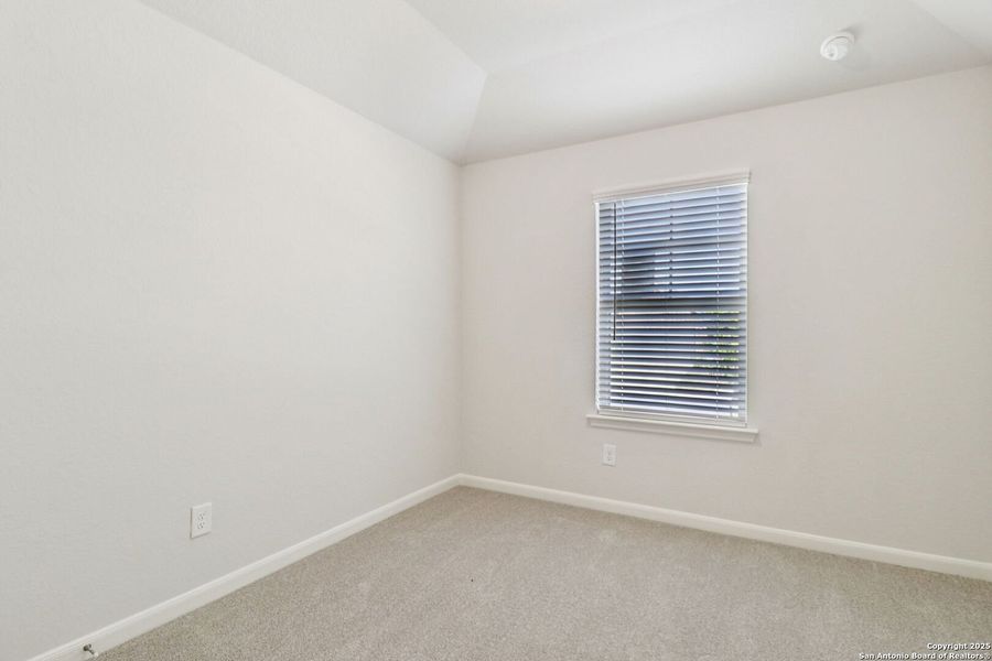 Spacious, unfurnished interior of a new home in Arcadia Ridge - Premier Series, San Antonio (Image 38).