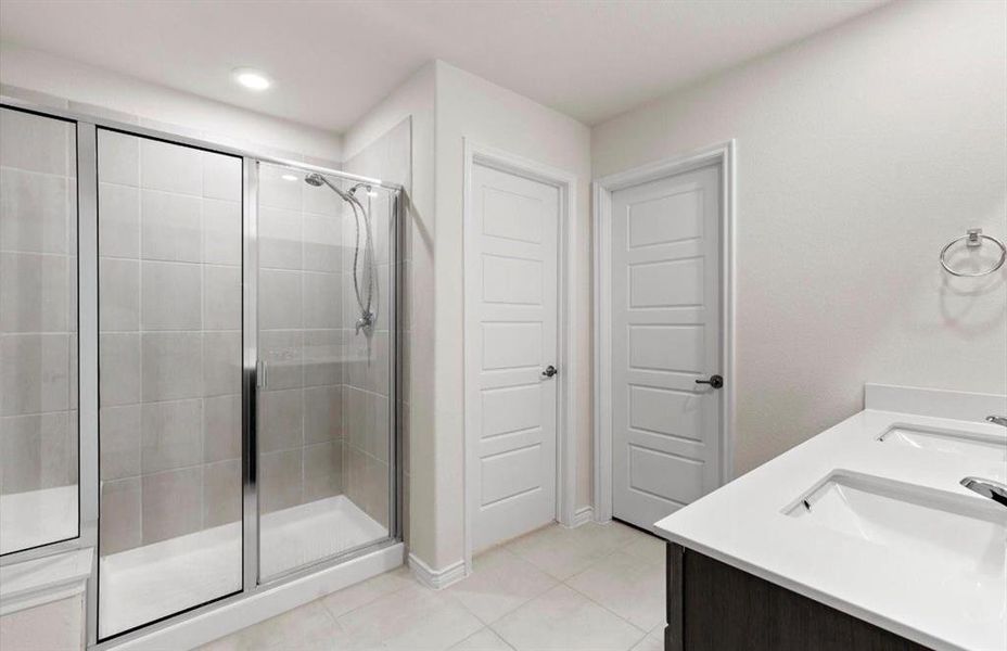 Furnished interior view inside a new home in , Lavon (Image 9).