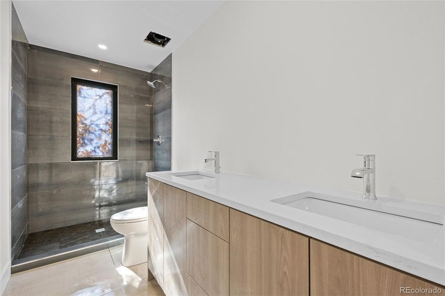 Image 37 of a home in .