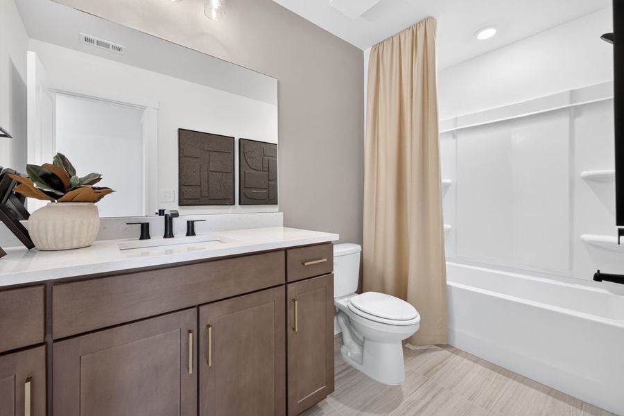 Representative furnished interior of a home built from the Newlyn by Pulte Homes in Windsor Court, Fayetteville (Image 32).