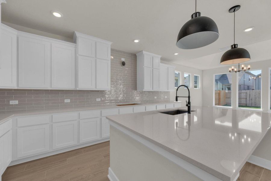 Representative image. Features, selections and colors may vary.