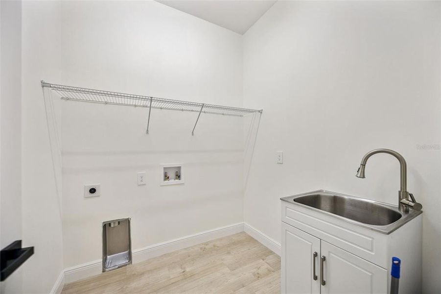 Spacious, unfurnished interior of a new home in , Clermont (Image 22).