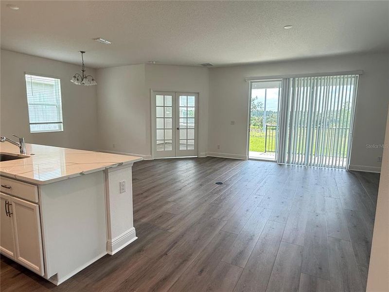 Spacious, unfurnished interior of a new home in Ridgeview, Clermont (Image 9).