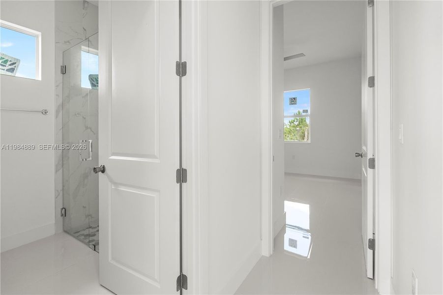 Spacious, unfurnished interior of a new home in , Lehigh Acres (Image 40).
