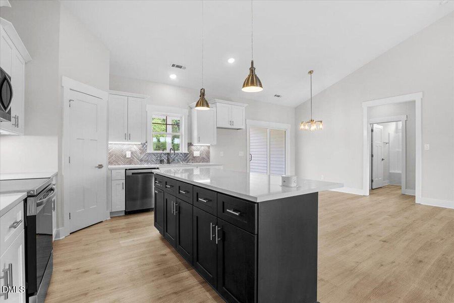 25-9219 N Beaver Crk Wy-25