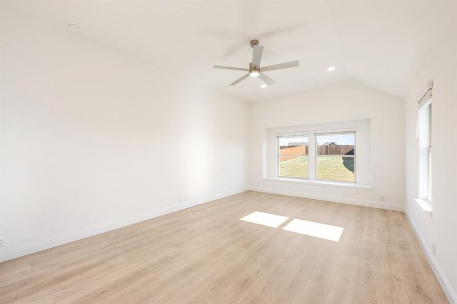 Spacious, unfurnished interior of a new home in El Dorado, Granbury (Image 27). Spacious, unfurnished interior of a new home in El Dorado, Granbury (Image 27).