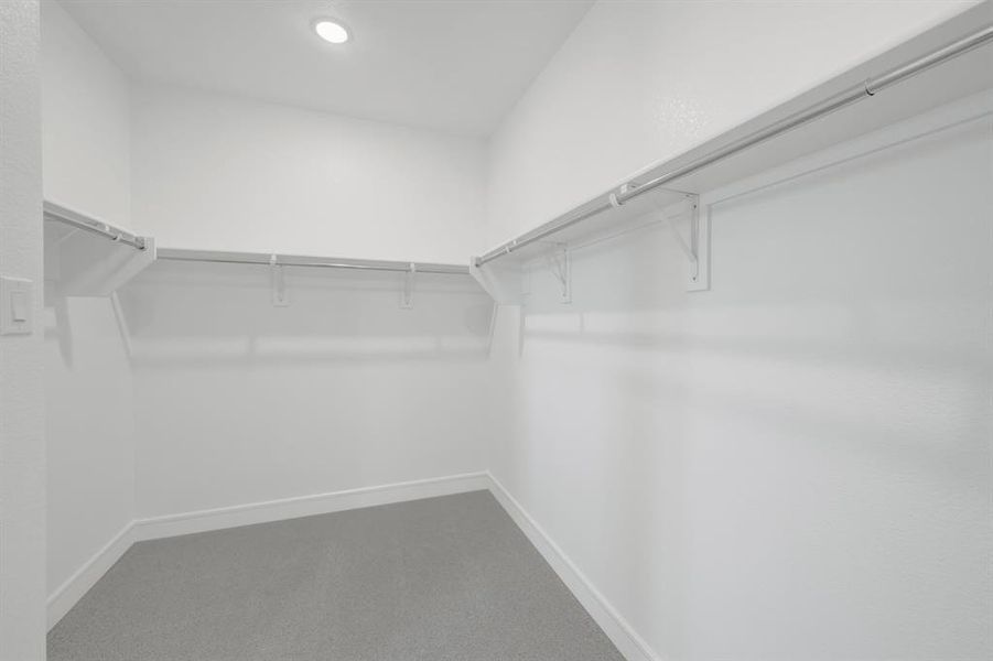 Spacious, unfurnished interior of a new home in Kreymer at the Park, Wylie (Image 21). Spacious, unfurnished interior of a new home in Kreymer at the Park, Wylie (Image 21).