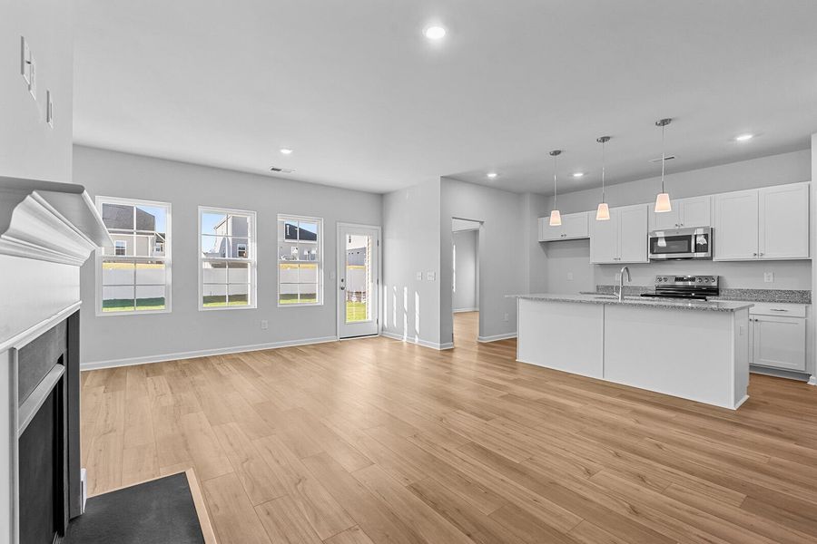 Spacious, unfurnished interior of a new home in , Summerville (Image 12).