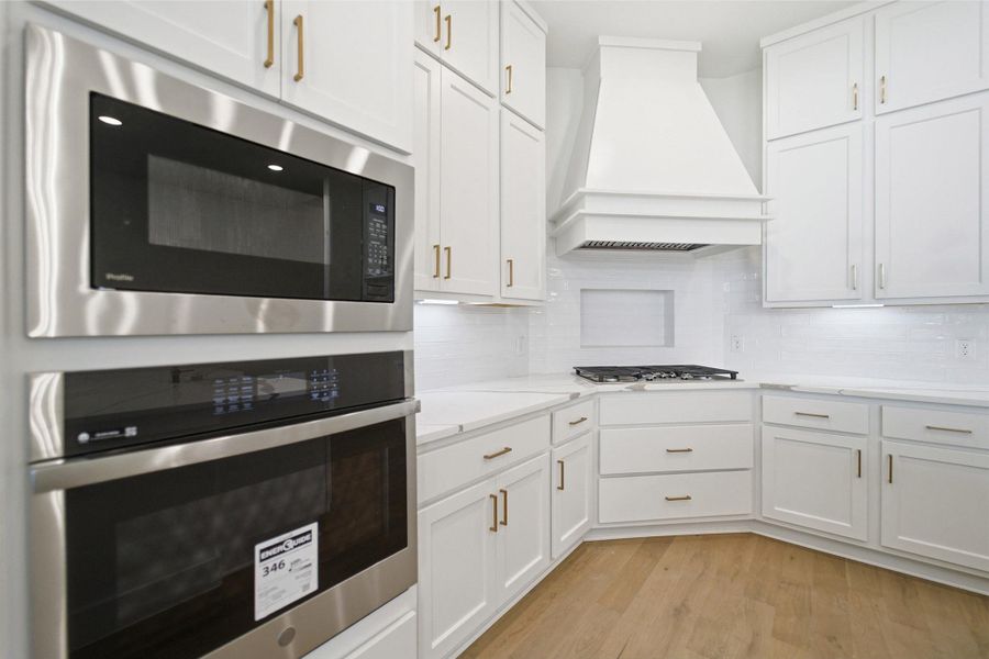 Furnished interior view inside a new home in Suncreek Estates, Rosharon (Image 11).