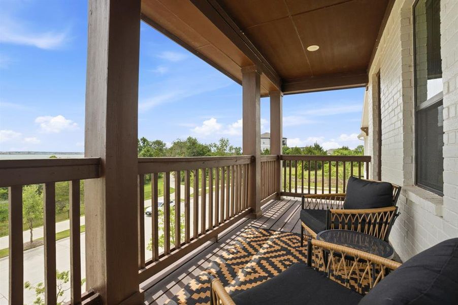 Exterior details and patio area of a home in , Rowlett (Image 3).