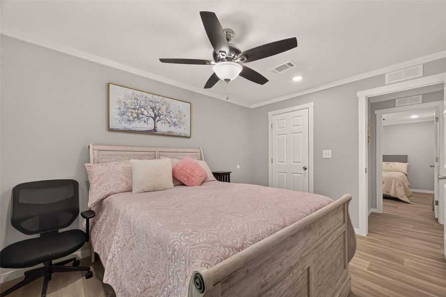 Furnished interior view inside a new home in , Baytown (Image 32).