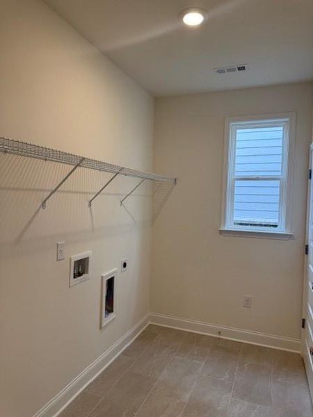 Spacious, unfurnished interior of a new home in Cooper's Walk, Loganville (Image 10).