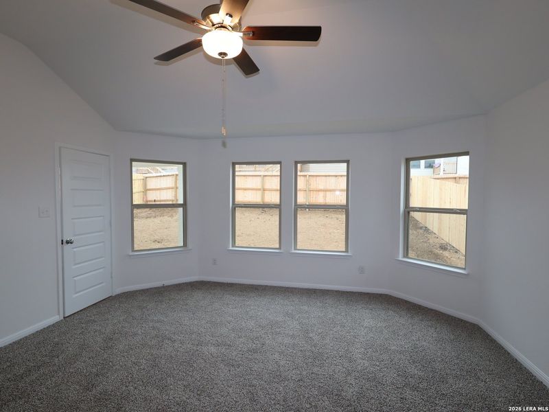 Spacious, unfurnished interior of a new home in Mesquite Ridge, San Antonio (Image 22).