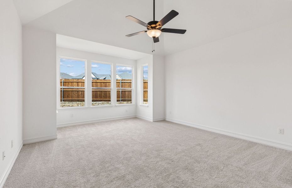 Representative unfurnished interior of a home built from the Azle by Pulte Homes in Wilson Creek Meadows, Celina (Image 25).