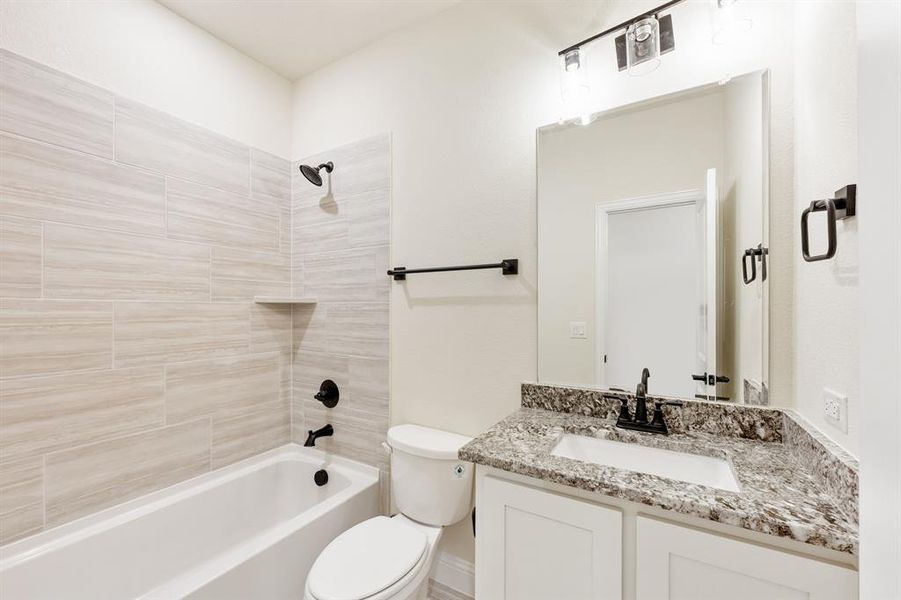 Furnished interior view inside a new home in Sonoma Verde, McLendon-Chisholm (Image 4). Furnished interior view inside a new home in Sonoma Verde, McLendon-Chisholm (Image 4).