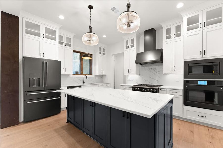 Furnished interior view inside a new home in , Gainesville (Image 16).