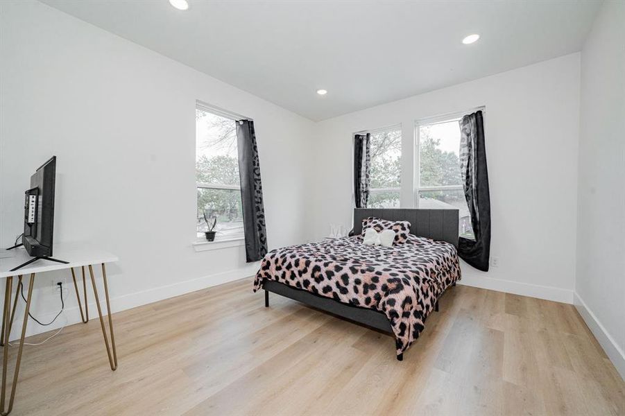 Furnished interior view inside a new home in , Gun Barrel City (Image 32).