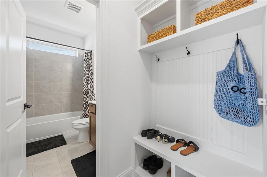 Furnished interior view inside a new home in , Venus (Image 9). Furnished interior view inside a new home in , Venus (Image 9).