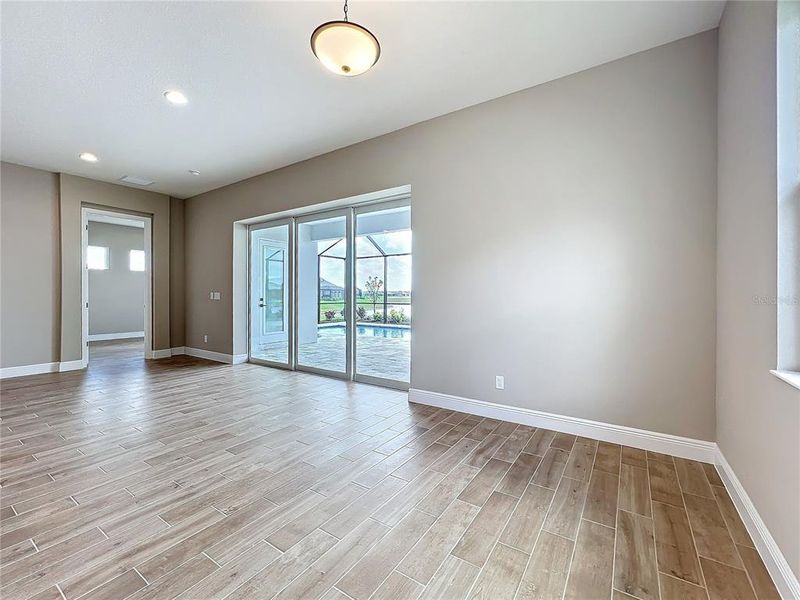 Spacious, unfurnished interior of a new home in Watercolor Place Single Family Homes, Bradenton (Image 20).
