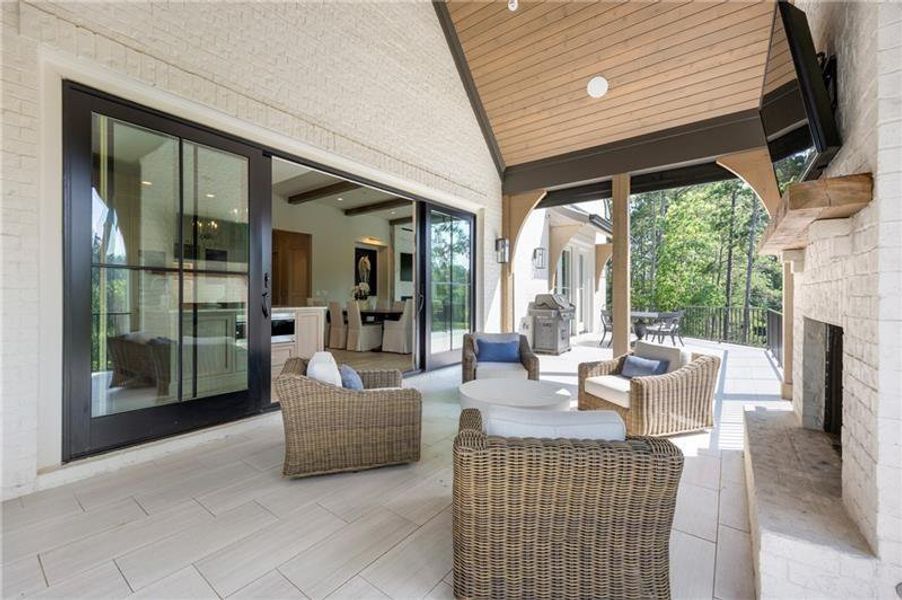 Exterior details and patio area of a home in Manor Estates, Alpharetta (Image 25).