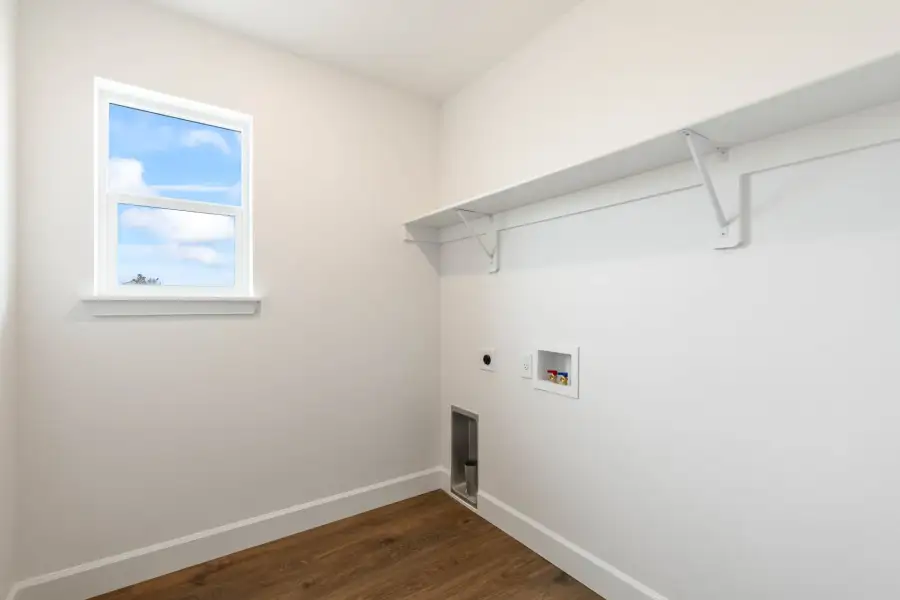 Spacious, unfurnished interior of a new home in Willowbrook, Madras (Image 45).