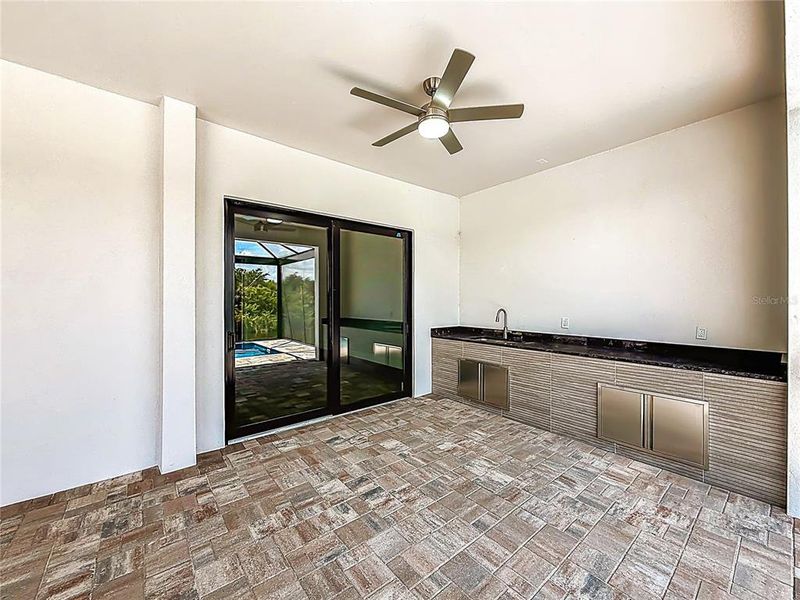 Spacious, unfurnished interior of a new home in , Port Charlotte (Image 49).