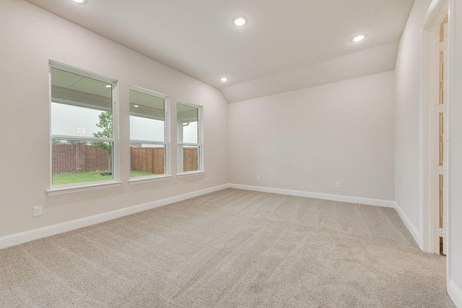 Spacious, unfurnished interior of a new home in Wildflower Ranch, Fort Worth (Image 17).