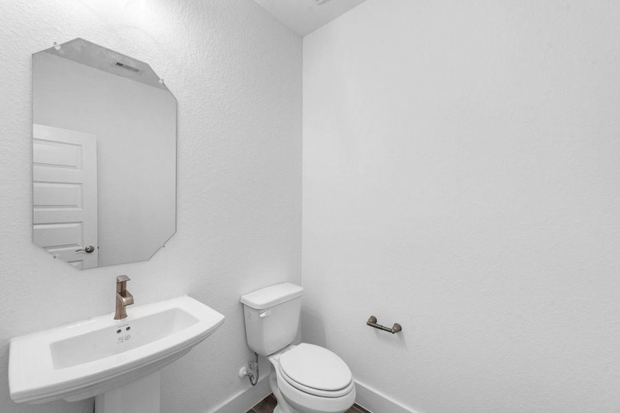 Furnished interior view inside a new home in Beacon Hill, Waller (Image 13).