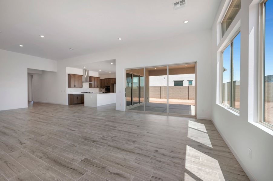 Spacious, unfurnished interior of a new home in Blossom Rock, Apache Junction (Image 19). Spacious, unfurnished interior of a new home in Blossom Rock, Apache Junction (Image 19).