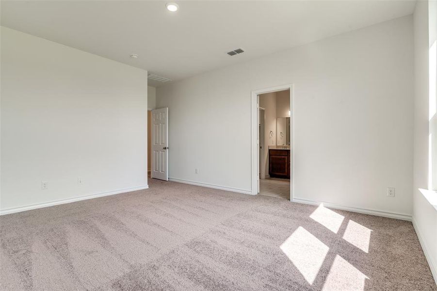 Spacious, unfurnished interior of a new home in Heartland Signature, Crandall (Image 9). Spacious, unfurnished interior of a new home in Heartland Signature, Crandall (Image 9).