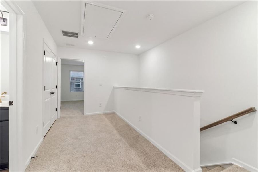 Spacious, unfurnished interior of a new home in Laurelwood, Douglasville (Image 15).