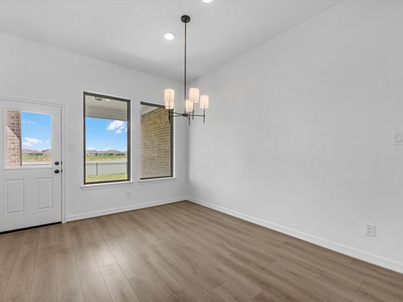 Spacious, unfurnished interior of a new home in Cedar Pointe, Crosby (Image 12).