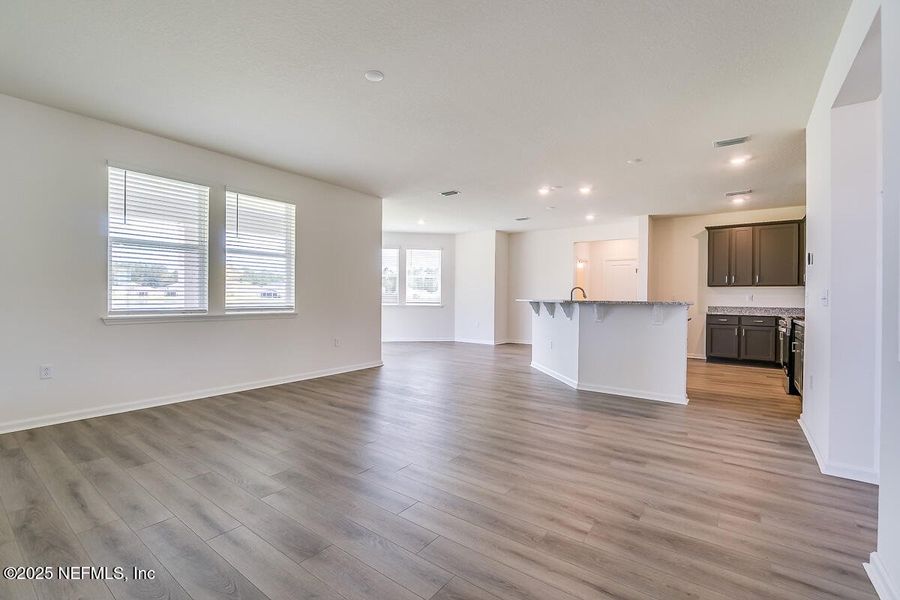 Spacious, unfurnished interior of a new home in Copper Ridge, Jacksonville (Image 19).