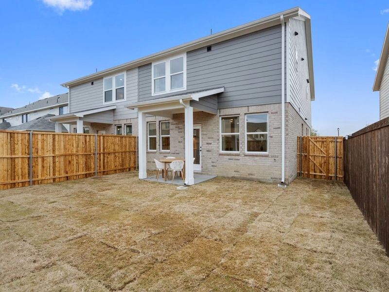 Exterior details and patio area of a home in Lake Park Villas, Wylie (Image 2). Exterior details and patio area of a home in Lake Park Villas, Wylie (Image 2).