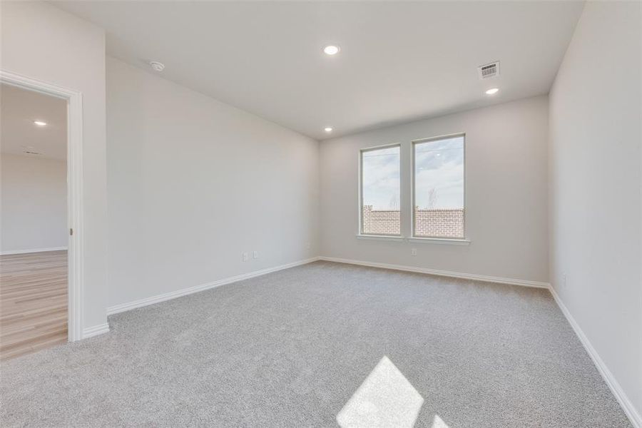 Spacious, unfurnished interior of a new home in Sutton Fields, Celina (Image 23).