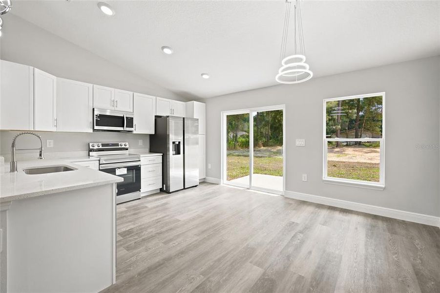 Spacious, unfurnished interior of a new home in , Ocala (Image 11).