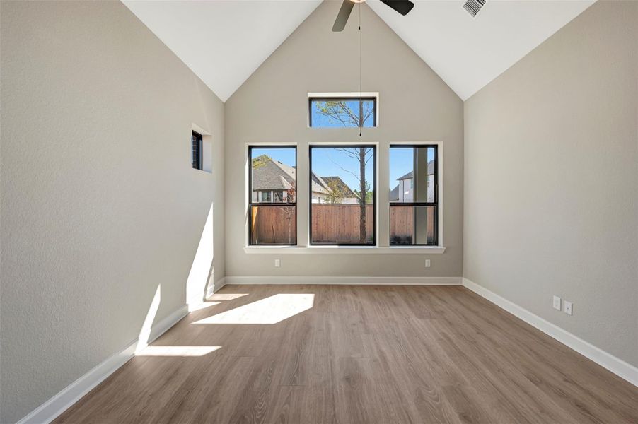 Spacious, unfurnished interior of a new home in Kresston - Enclave Collection, Montgomery (Image 34).