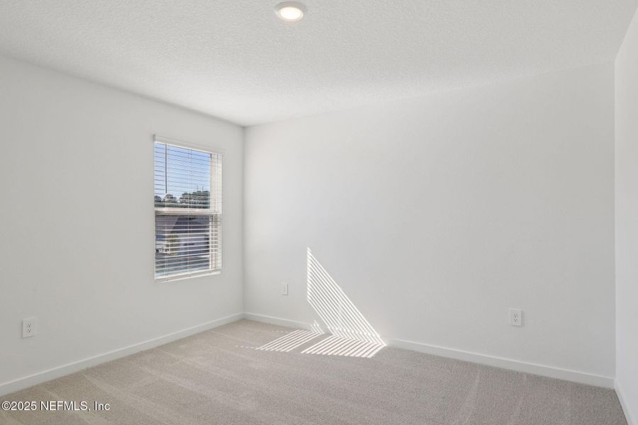 Spacious, unfurnished interior of a new home in Kings Preserve, Jacksonville (Image 31).