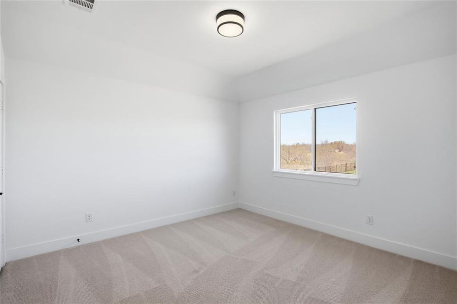 Spacious, unfurnished interior of a new home in Pecan Grove, Burleson (Image 25).