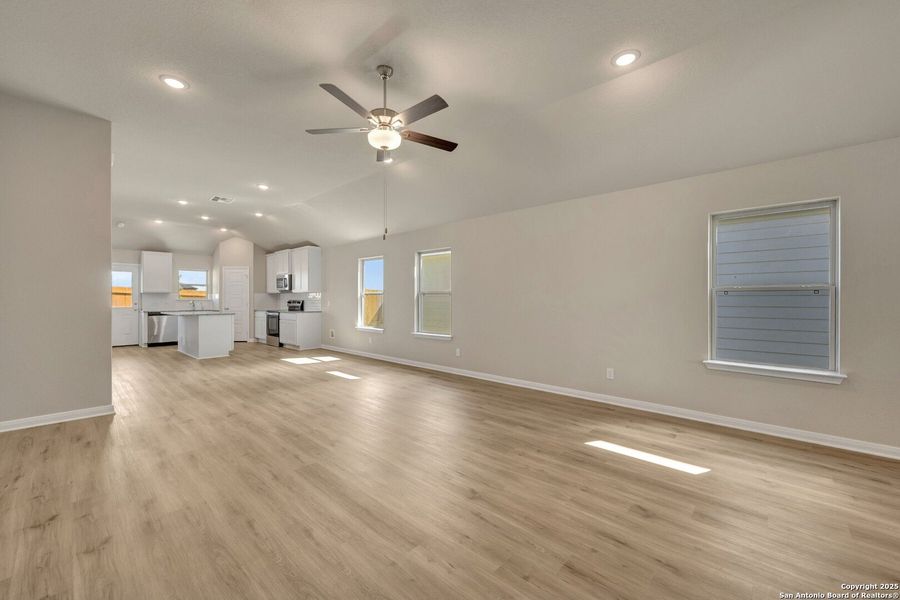 Spacious, unfurnished interior of a new home in Park Place, New Braunfels (Image 22).