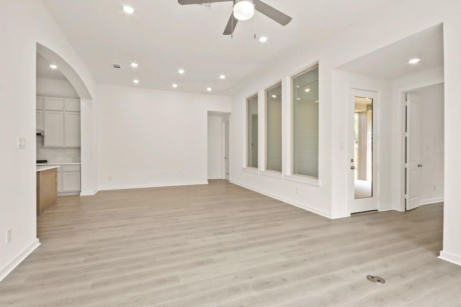 Spacious, unfurnished interior of a new home in Emory Glen, Magnolia (Image 20).