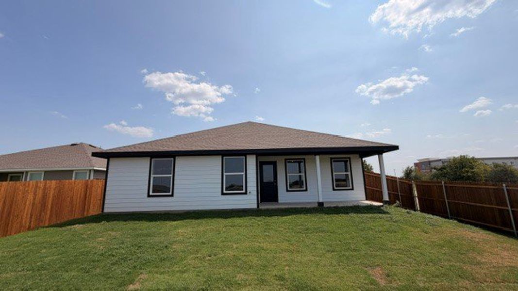Exterior details and patio area of a home in Dry Creek, Bridgeport (Image 3).
