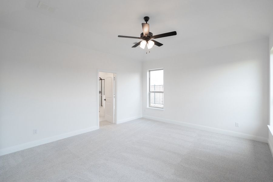Spacious, unfurnished interior of a new home in Enclave at Legacy Hills, Celina (Image 24).
