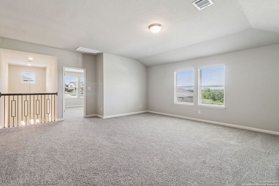 Spacious, unfurnished interior of a new home in Arcadia Ridge - Classic Series, San Antonio (Image 42).