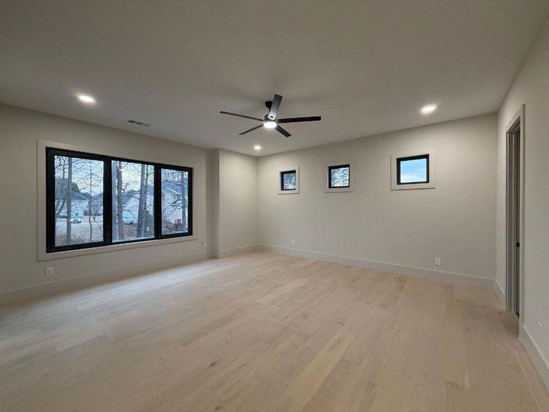 Spacious, unfurnished interior of a new home in , Lawrenceville (Image 26).
